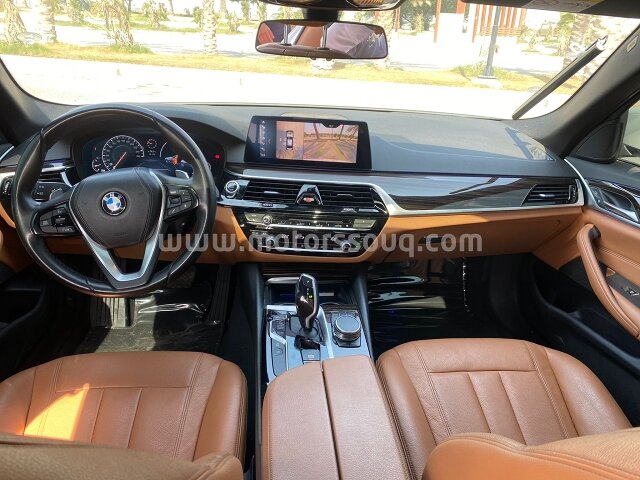 2019 BMW 520