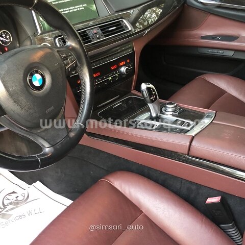 2013 بي إم دبليو 750