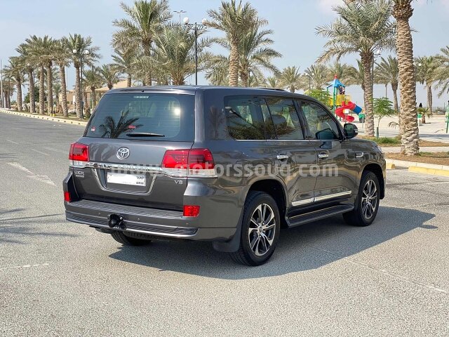 2020 Toyota Land Cruiser