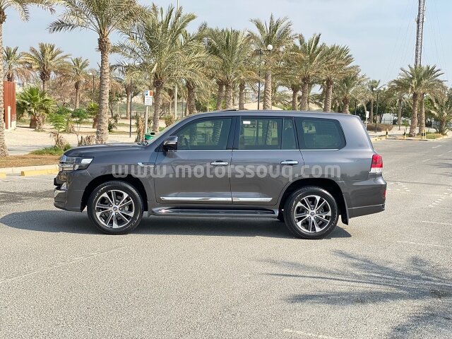 2020 Toyota Land Cruiser