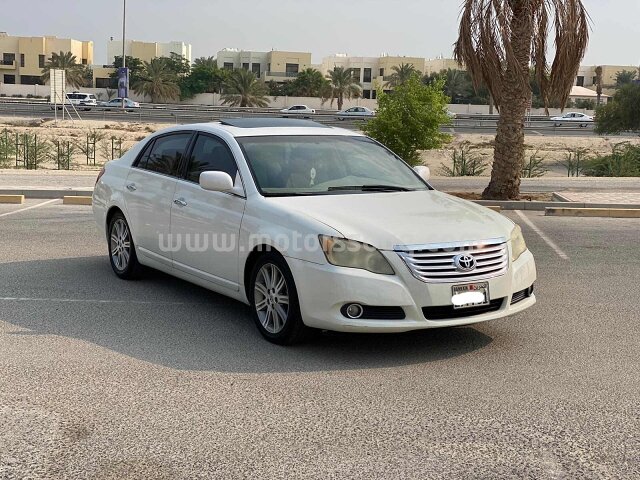 2010 تويوتا أفالون