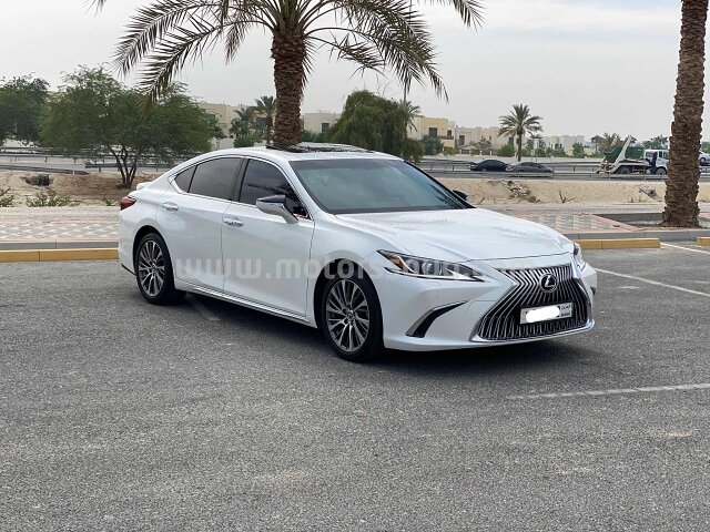 2021 Lexus ES
