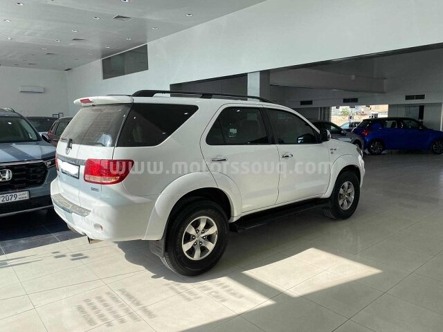2006 Toyota Fortuner