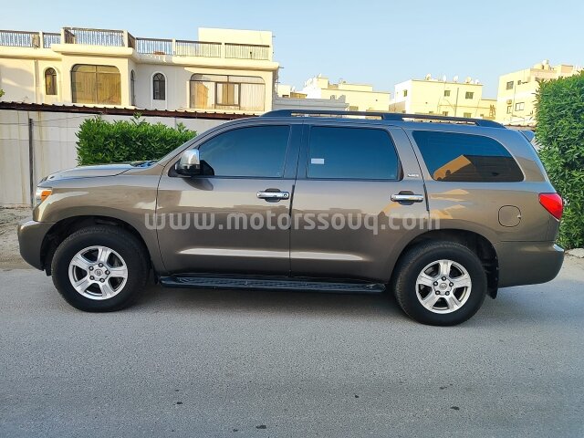 2013 تويوتا سيكويا