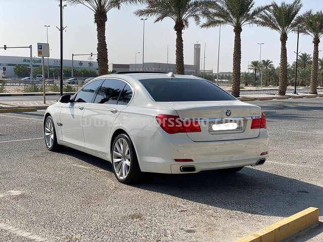 2011 بي إم دبليو الفئة السابعة