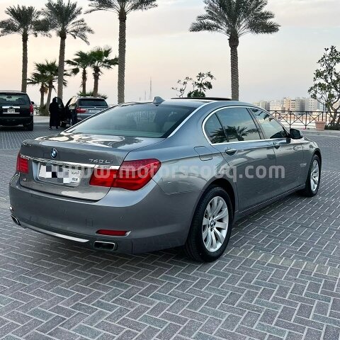 2010 بي إم دبليو 740