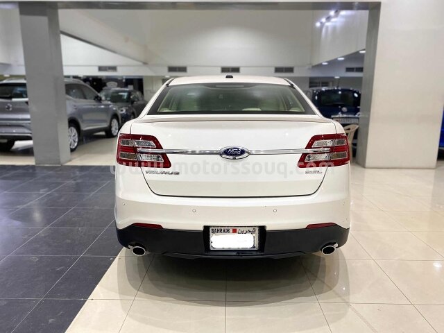 2015 Ford Taurus
