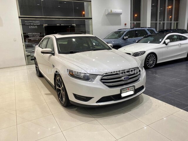 2015 Ford Taurus