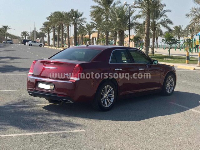 2016 كرايسلر 300