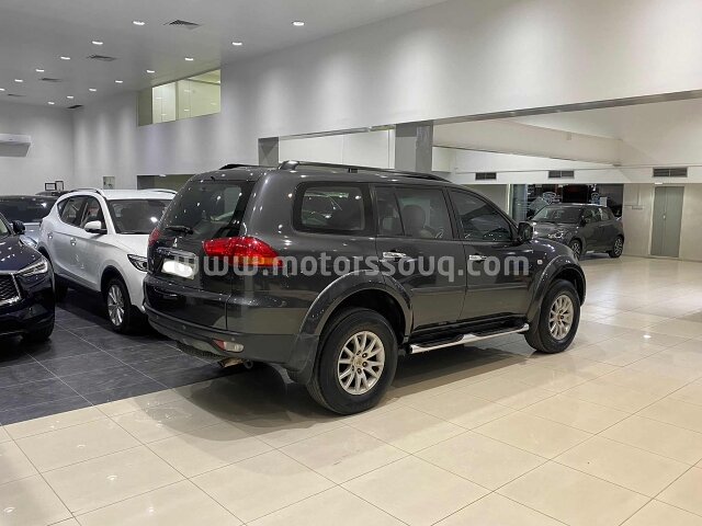 2013 Mitsubishi Pajero