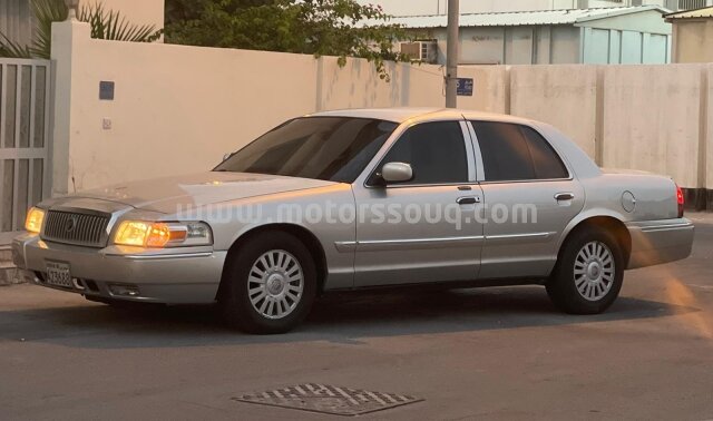 2008 فورد جراند ماركيز