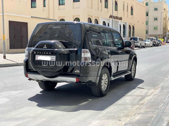 2015 Mitsubishi Pajero