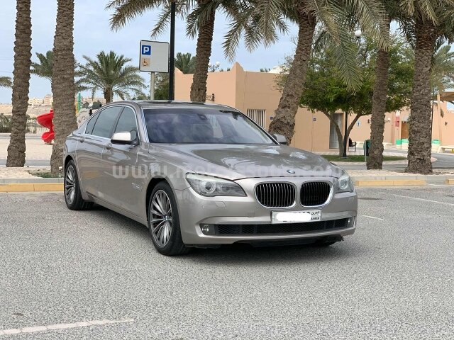 2010 بي إم دبليو 740