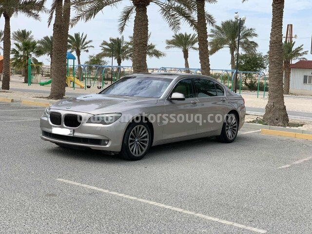 2010 BMW 740