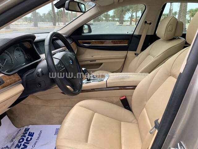 2010 BMW 740