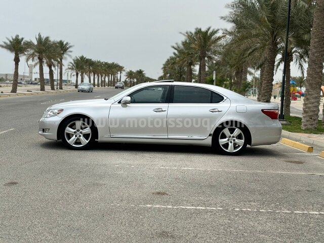 2012 لكزس إل إس