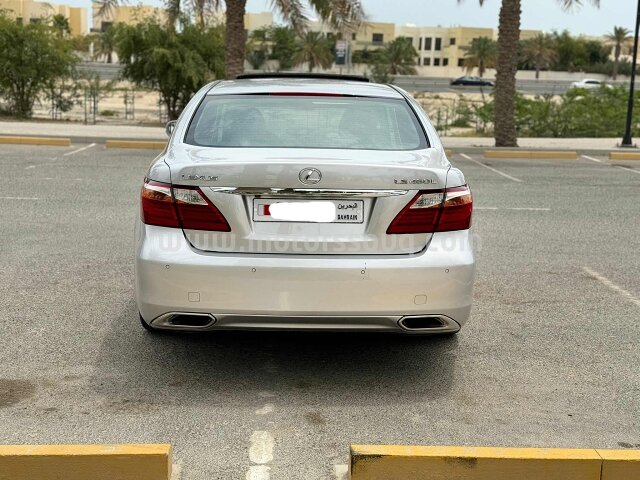 2012 لكزس إل إس