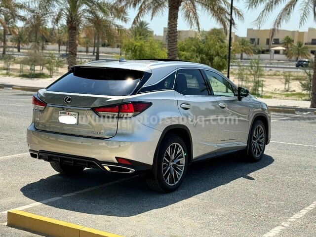 2022 لكزس آر إكس