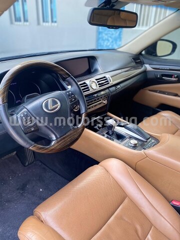 2013 Lexus LS