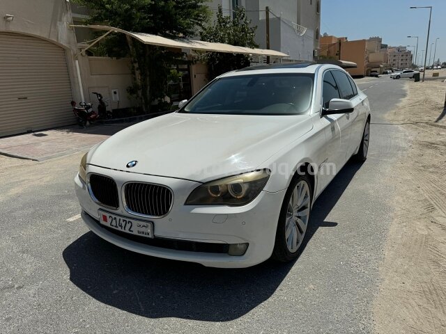 2011 بي إم دبليو 740