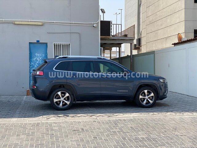 2019 جيب شيروكي