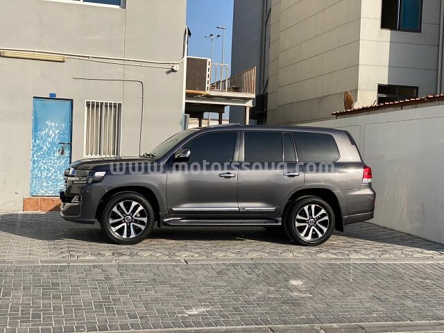 2019 Toyota Land Cruiser