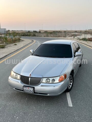 2001 Lincoln Town CAR