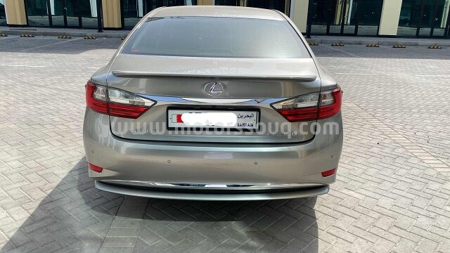 2017 Lexus ES