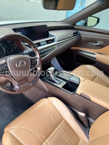 2021 Lexus ES