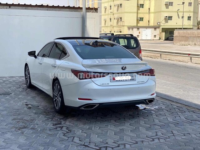 2021 Lexus ES