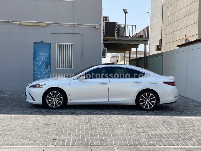 2021 Lexus ES