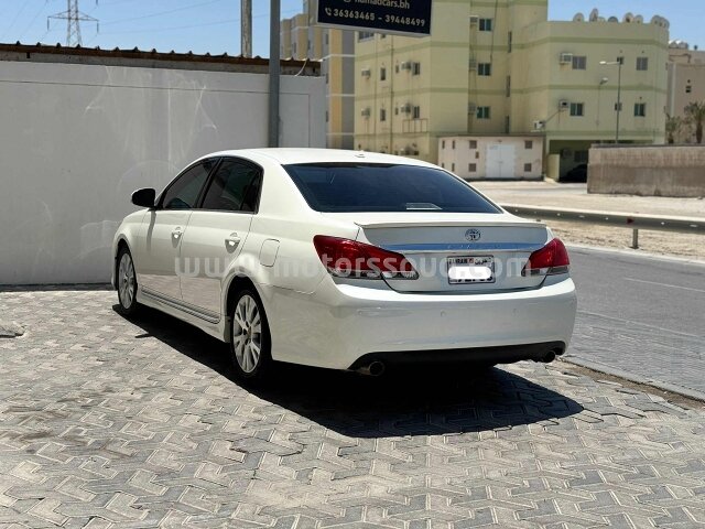 2012 تويوتا أفالون