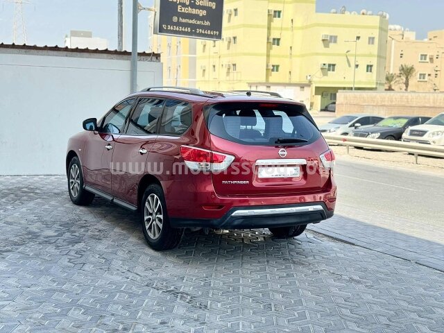 2015 نيسان باث فايندر