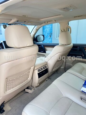 2017 Toyota Land Cruiser
