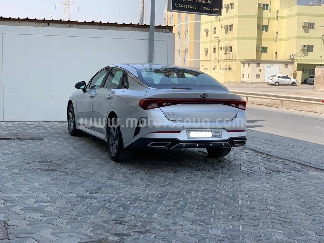 2021 KIA Opirus