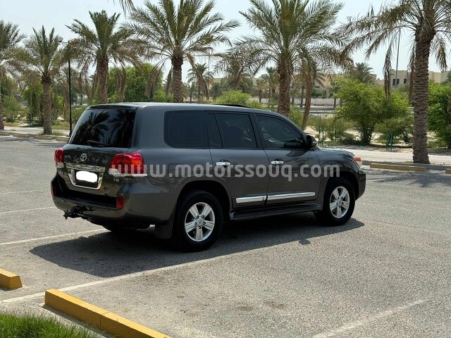 2014 Toyota Land Cruiser