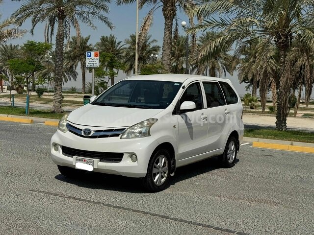 2015 تويوتا أفانزا