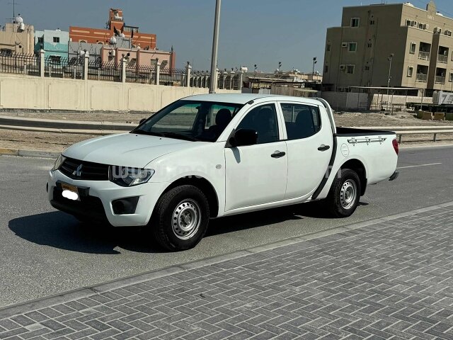 2015 ميتسوبيشي إل 200