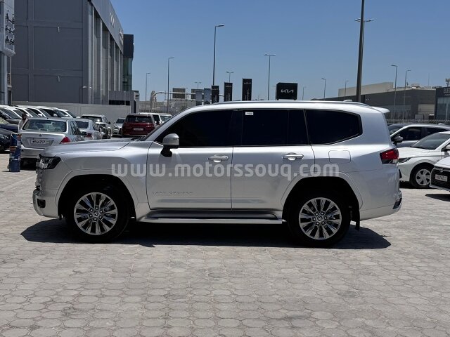 2025 Toyota Land Cruiser