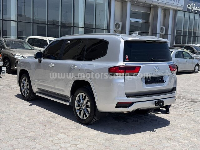 2025 Toyota Land Cruiser