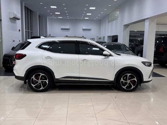 2024 MG HS