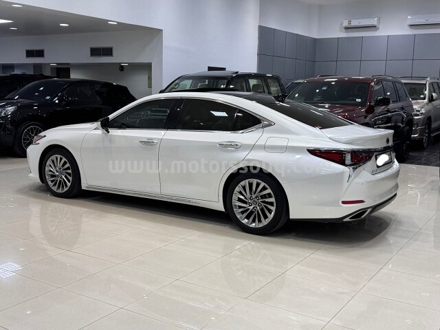 2023 Lexus ES
