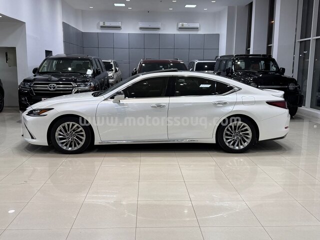 2023 Lexus ES