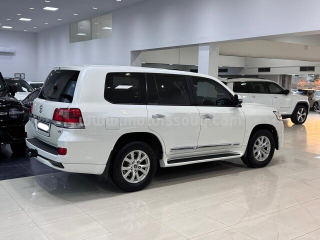 2017 Toyota Land Cruiser