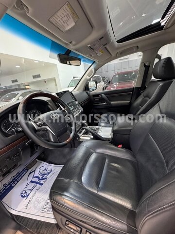 2017 Toyota Land Cruiser