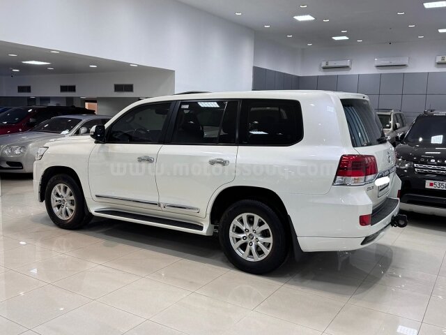 2017 Toyota Land Cruiser