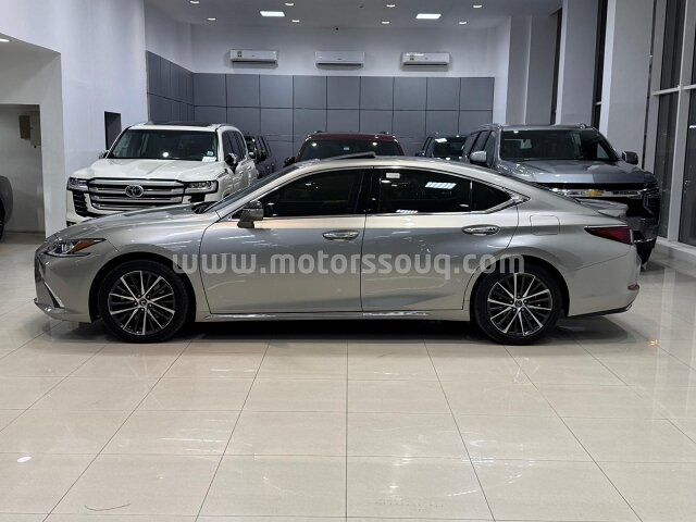 2023 Lexus ES