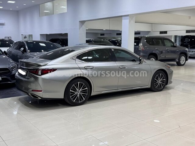 2023 Lexus ES