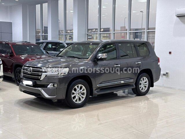 2018 Toyota Land Cruiser