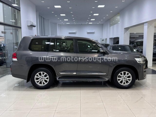 2018 Toyota Land Cruiser